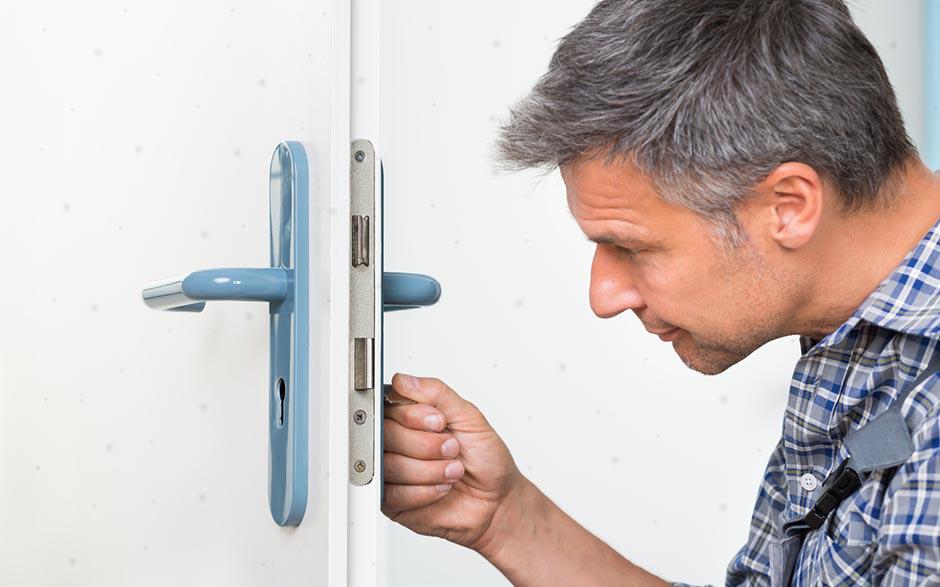 forcer une serrure de porte Évry